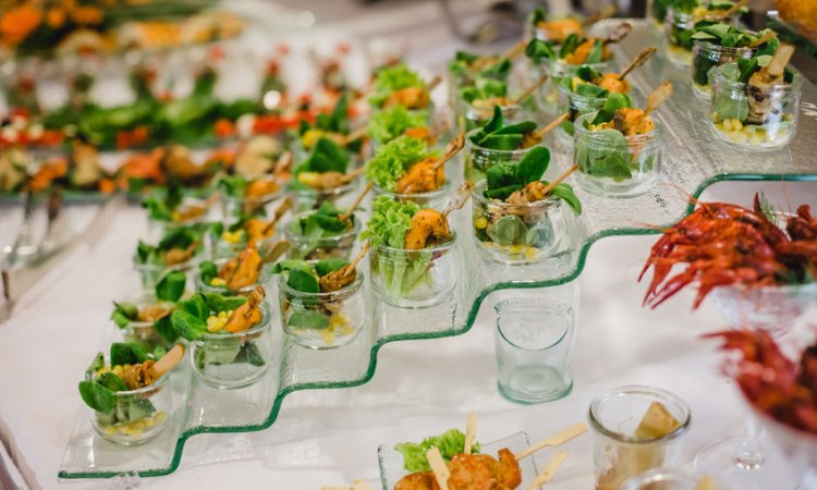 Traiteur professionnel avec repas et menu sur mesure pour séminaire d'entreprise à La Ricamarie